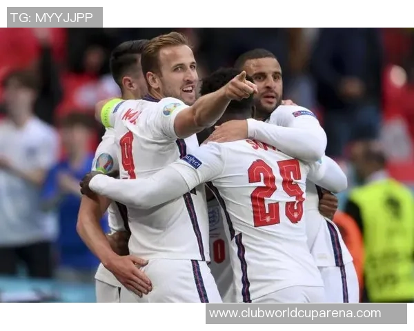 丹麦与爱尔兰足球赛前瞻分析及战术对比探讨