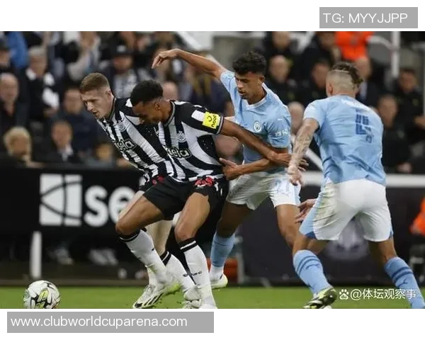 曼城遭欧足联重罚再罚三千万并禁赛一年引发广泛关注